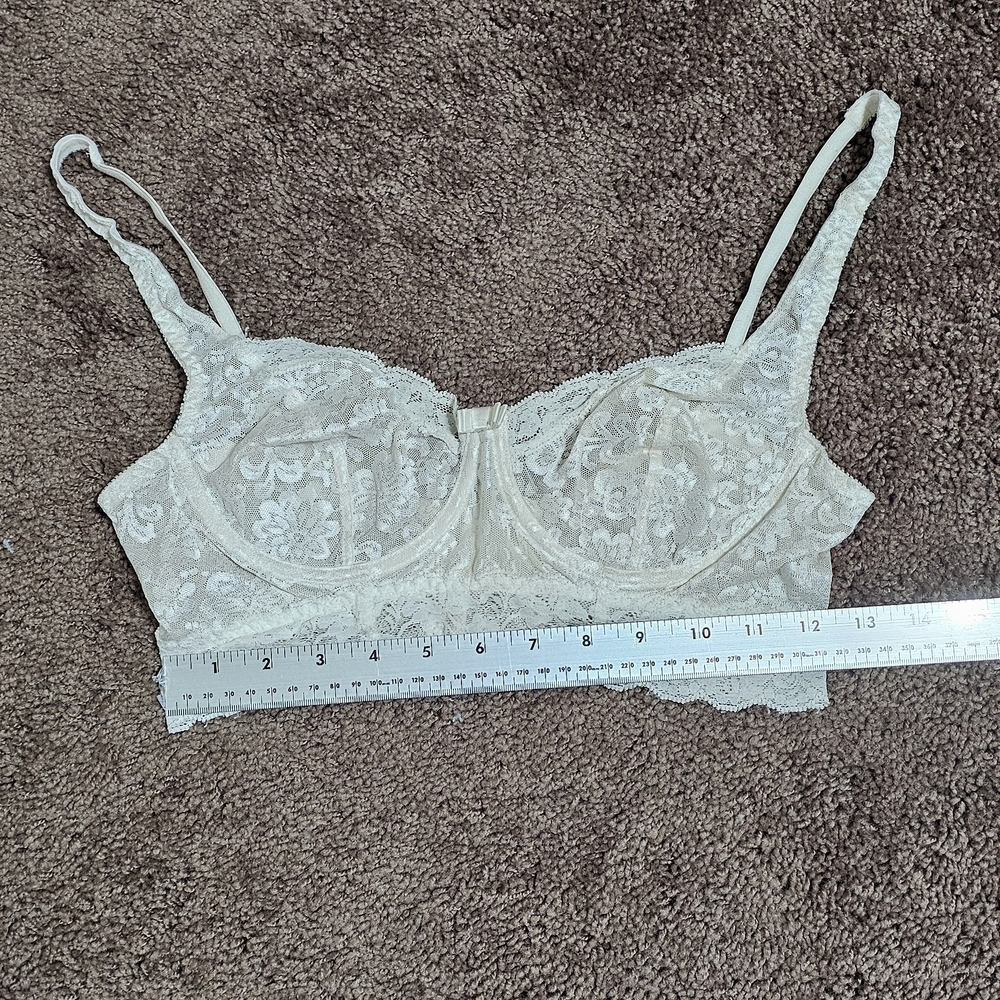 Elegant Lace Bralette - Cream